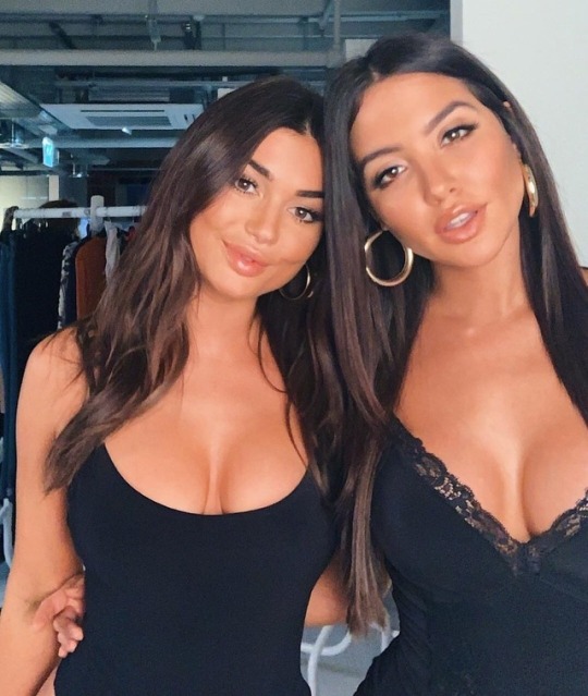 bootyfulwomen10:  India👩‍❤️‍💋‍👩