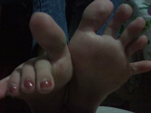 junofeet: My long toe :3