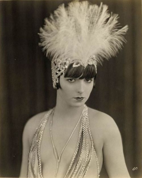 mudwerks:  (via Film Noir Photos: Outlandish Hats: Louise Brooks)   The American Venus (1926)