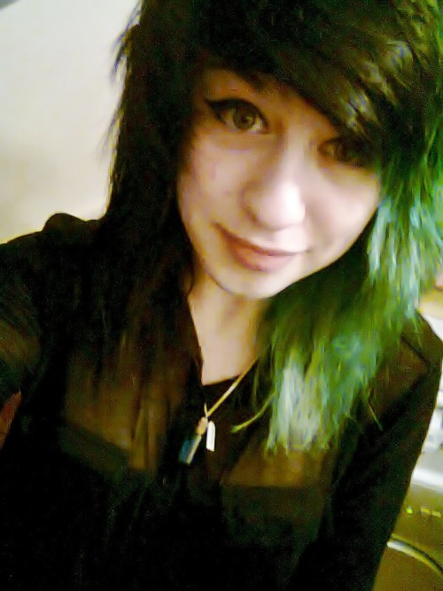 igniti0n-s: So.. Half of my hair is green. 
