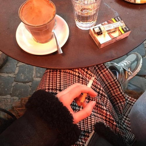 superlova:  https://www.instagram.com/p/BRBe5wDB4xB/?