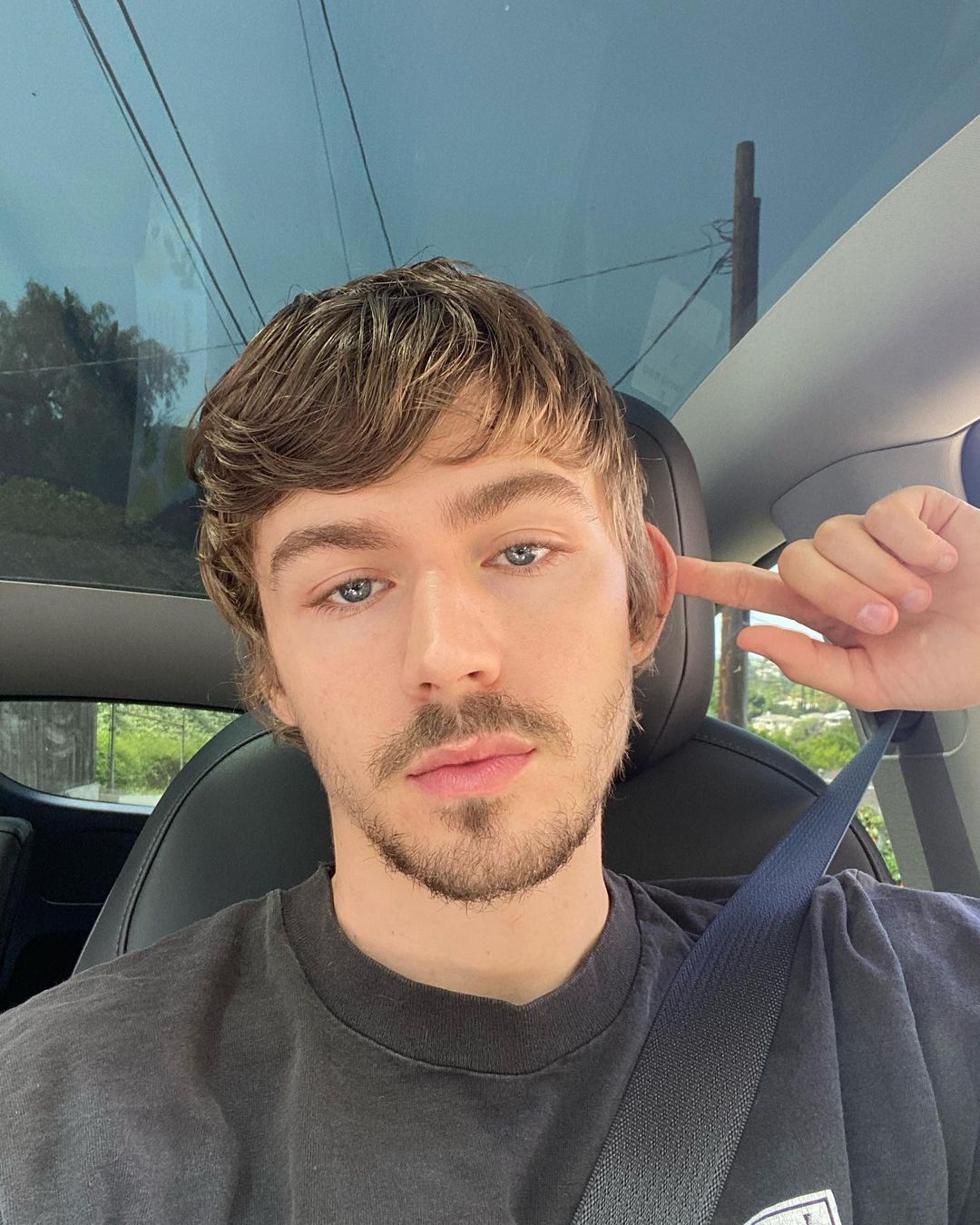 miles heizer loving phase on Tumblr