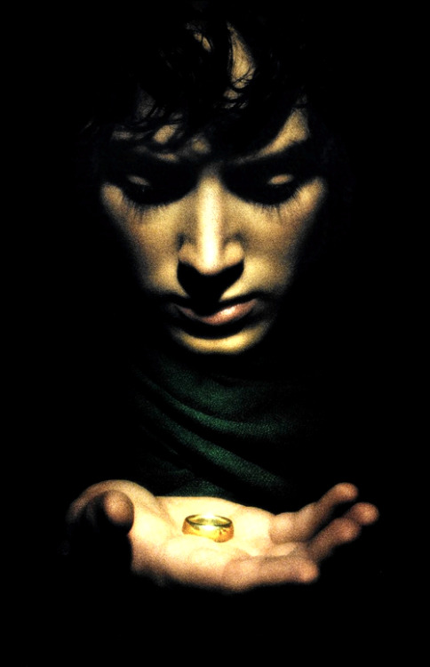 khazads: To bear a Ring of Power is to be alone. requested by liliaenbaggins