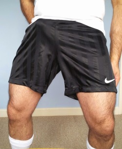 cumpletelyhappy:  Wonderful legs, hot package in some nice shorts. What more could you want? 
