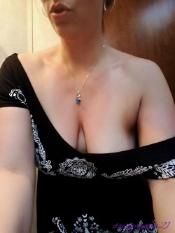 daisyprincess21:  Titty Tuesday is here again 😚