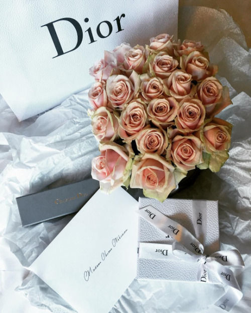 shez-a-bitch:  luxurylearry: ✨🌸 http://shez-a-bitch.tumblr.com/