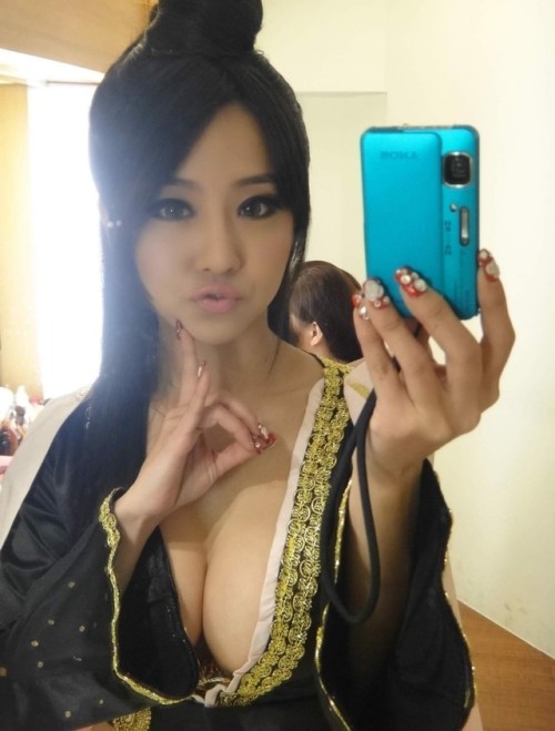 nice-asianbessie:Asian sexi girls and hot asian girls pictures