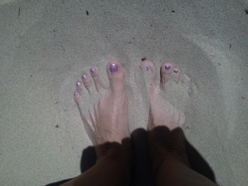 Pretty toes in sand