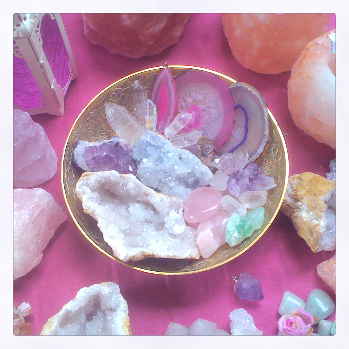 iprefergin:  having a nice day off organising my crystals &lt;3