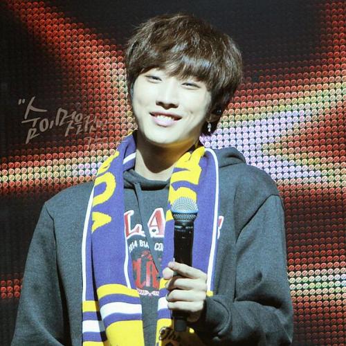 inbaq:  [HQ-Pic] 140301 B1A4 Concert ‘The Class’ in Busan - Jinyoung  cr: 19911118net 