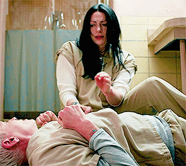 chocolateandvanillaswirlswirl:  Alex + the thing she does with her hair
