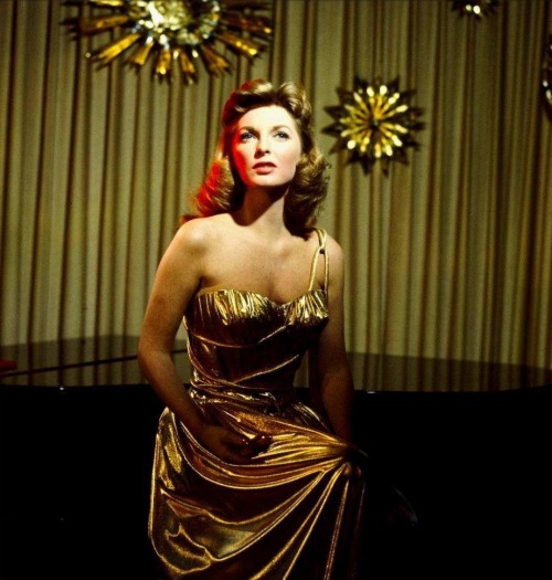 oldhollywoodpage: Julie London