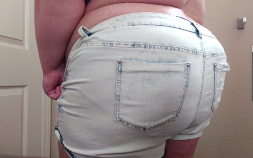 XXX sad-and-soft:these shorts used to fit, i photo