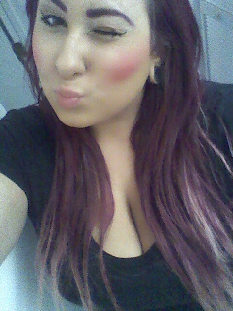 unapologeticwhore:  ~~~vain selfie princess~~~