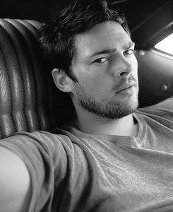 ilikelookingatnakedmen:  daunt:  I’m on a mission to convert all of my followers