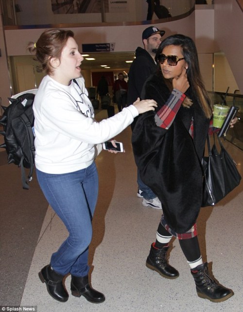 beckybloomwood-archived:  Mindy Kaling snubs rando stalker at the airport.  