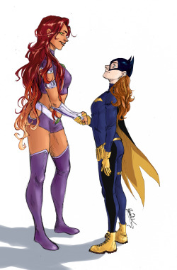 justplainsomething:  fyeahstarbat:  just-cuz-rivaldi:  Six-foot tall alien princess meets itty-bitty Batgirl.Can they please meet already so Kory could befriend Babs and they can finally stop being “romantic rivals”?  (*ﾟ▽ﾟ*)  I am sending