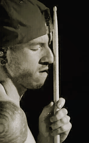 sweet-warrior:Josh Dun for your entertainment.