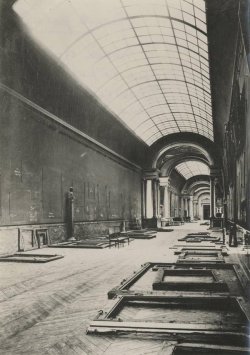 historicaltimes:  Louvre Museum, the Grande Galerie abandoned during World War 2. 
