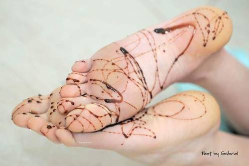 feetbygabriel:Do you like chocolate?
