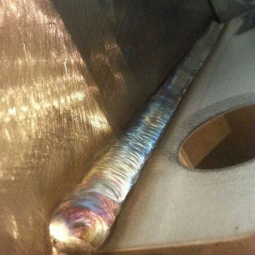 #8boltracing #stainless #weld #welding #tig #lowclearence #tigonpole #polewelding #weldporn #miller 