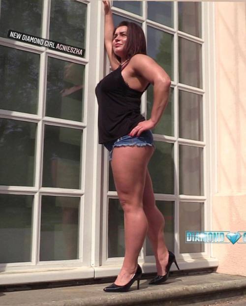 Support our calves community by using these links : https://www.her-calves-muscle-legs.com/2022/12/agnieszka-other-affiliate-links.html