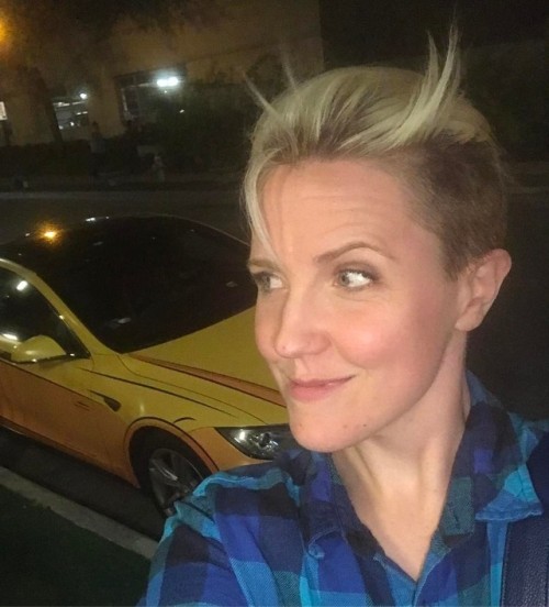 wilwheaton: mydrunkkitchen: vs . . But which is MORE cartoonish… my hair or that car? If Hann