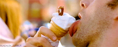 candercam: rundalek: Blackpool - Episode 2❥ Still my favorite David Tennant gif.