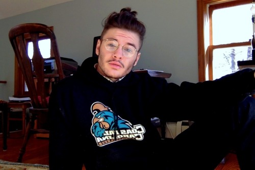 coolben94:my first selfies on my new macbook !