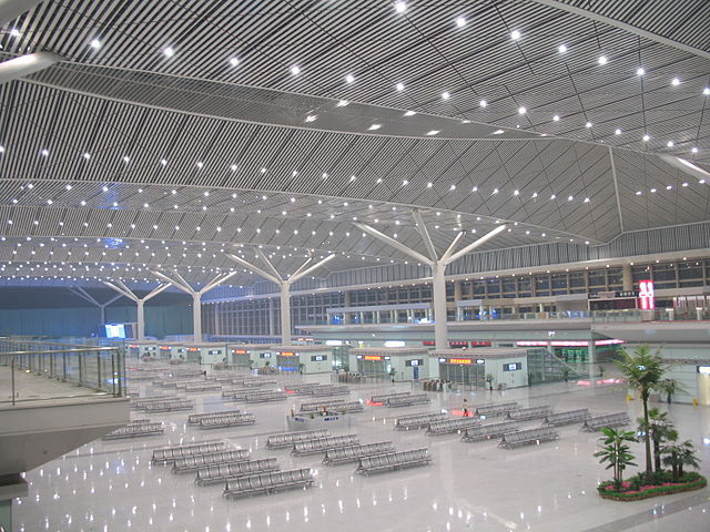 twothousanddollarpurse:  xi'an north railway station