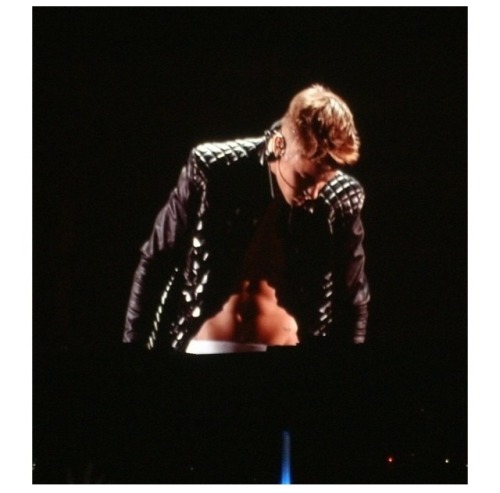 justin-biebs-news:  Shirtless Biebs in Arnhem. 