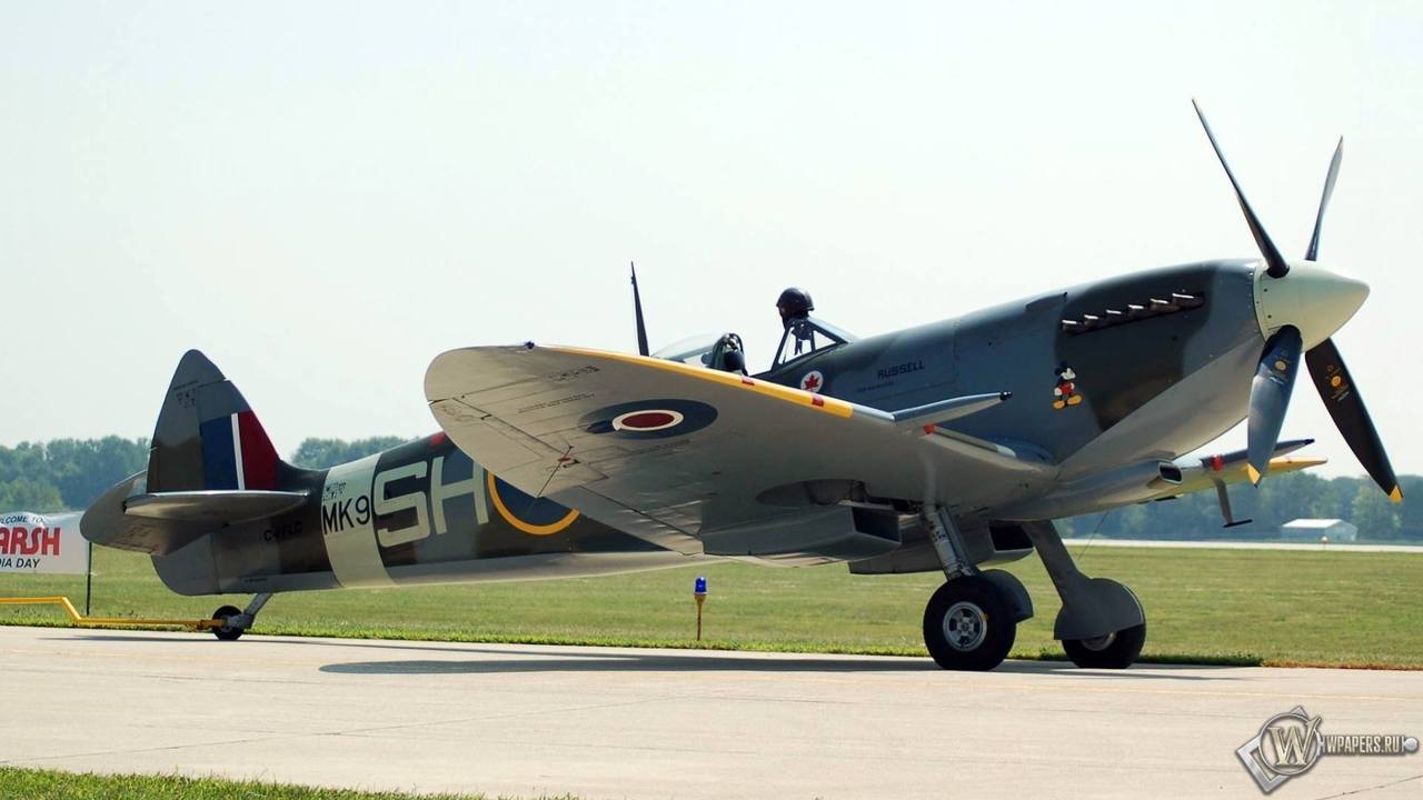 planesawesome:   Supermarine Spitfire  