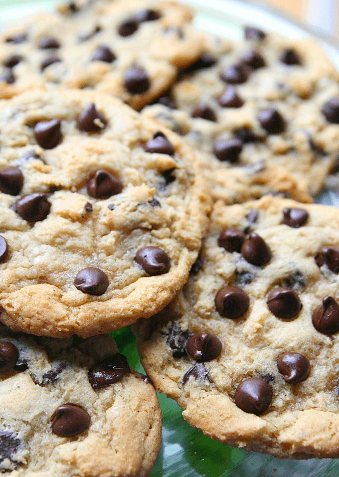 verticalfood:  Chewy Chocolate Chip Cookies