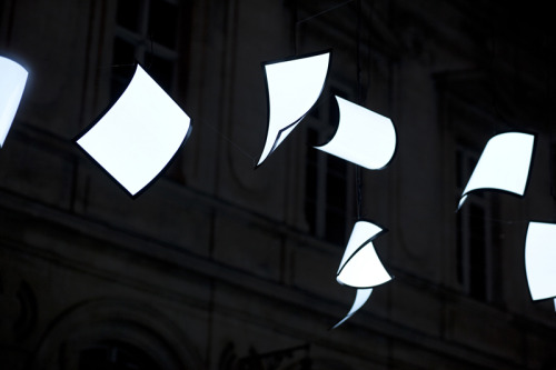 enochliew:Bourrasque by Paul Cocksedge200 suspended sheets made from an electrically conductive material that lights up 