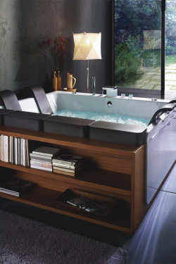 lemme-holla-at-you:  livingpursuit:  Bathtub Design by BluBleu  ■