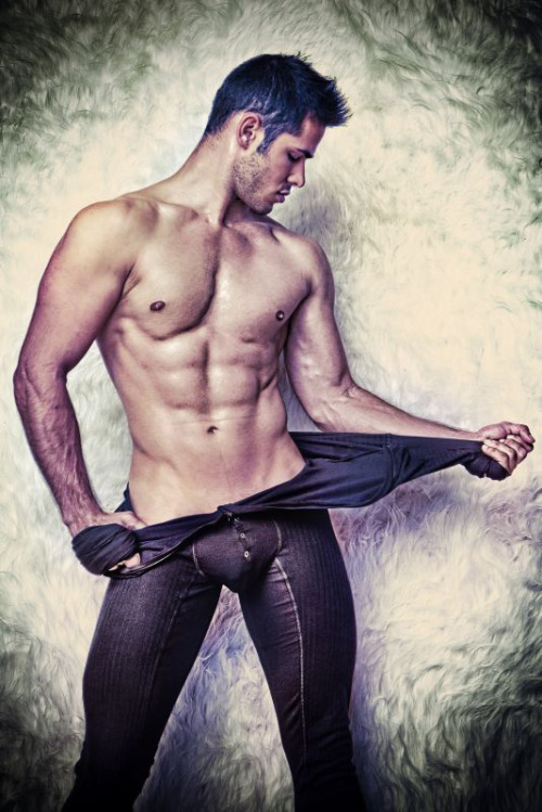 bros-to-men:  undie-fan-99:  Talk about a pajama party  Favorite of the night!
