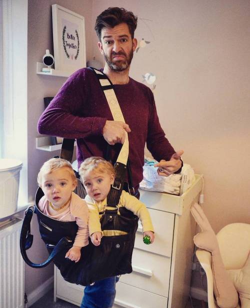 mymodernmet:Dad of Four Young Daughters Captures Hilariously Honest Acts of Parenting