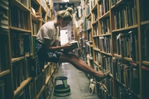 لا يُدرك النّاس أنّ كتاباً واحداً قد يغيّر حياةَ