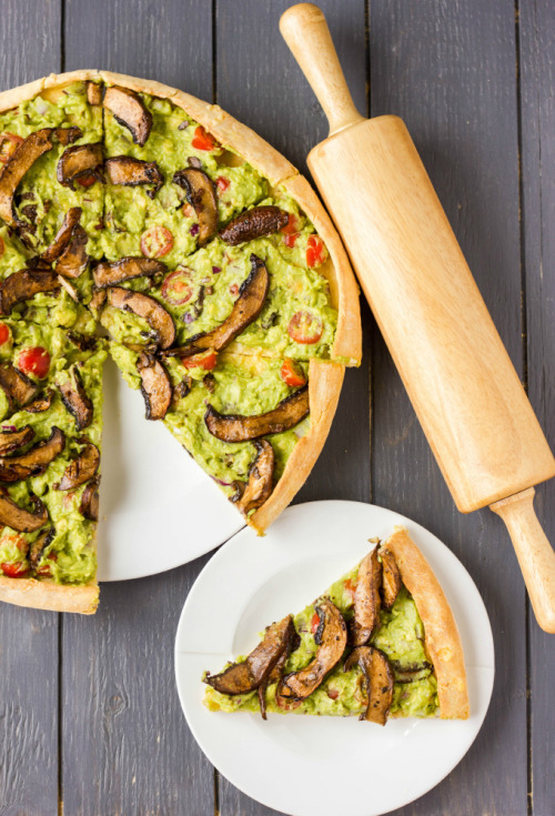 vegan-yums:  Guacamole pizza / Recipe 