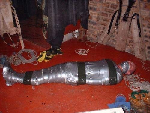 https://lovetapebondage.tumblr.com/post/104816076806