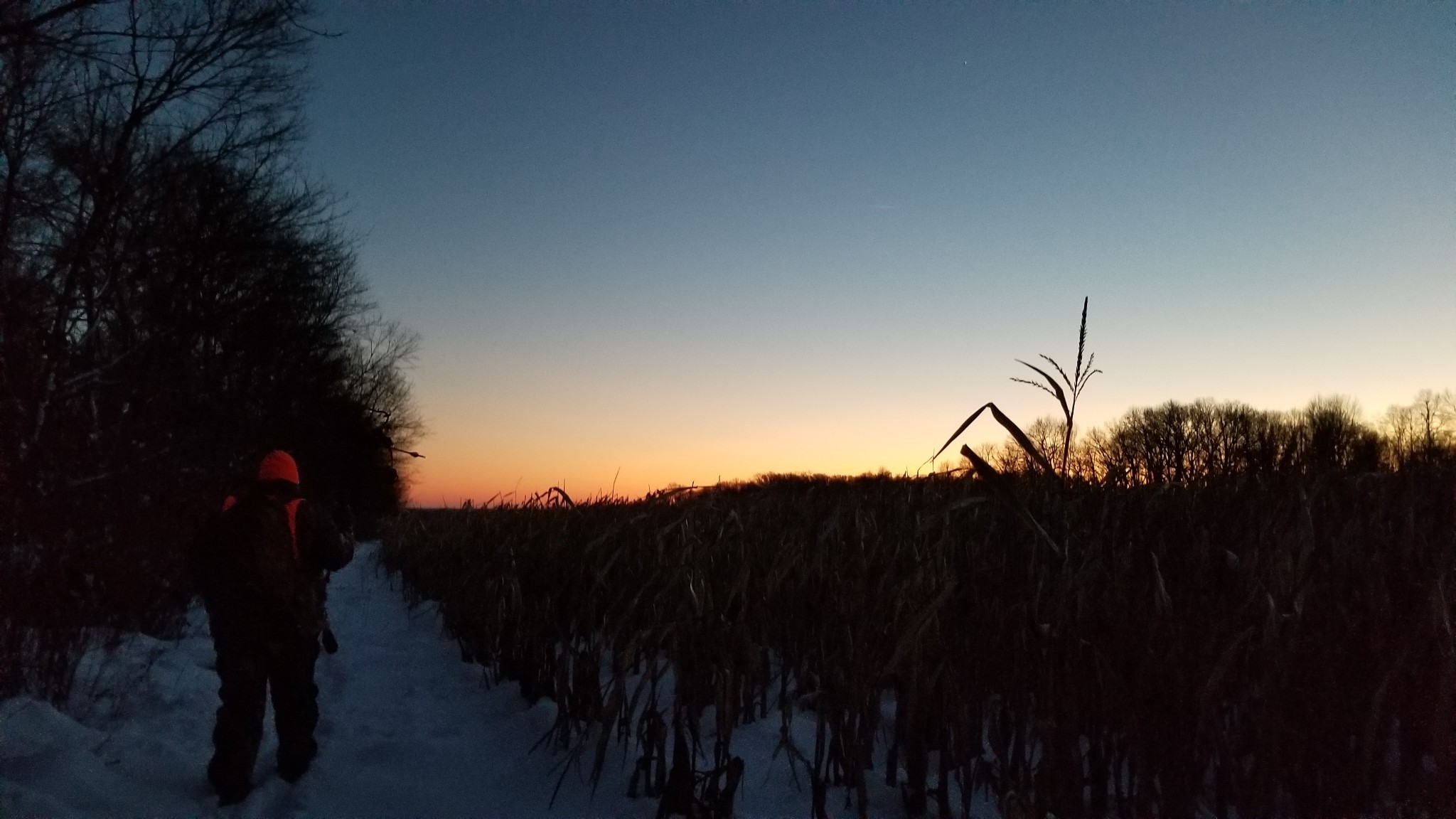 thingssthatmakemewet:Beautiful winter day hunting with @mossyoakmaster ended with a beautiful sunset 🥰🌞💖 It was a gorgeous day in the woods baby🥰😘