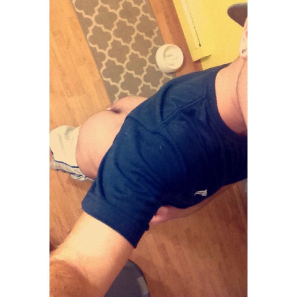 im-just-ty:  I like my butt I mean it’s cute and decent and fuzzy. I need to do