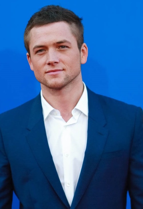 vjbrendan:  Taron Egerton Promoting ‘Sing’ in Los Angeleshttp://www.vjbrendan.com/2016/12/taron-egerton-promoting-sing-in-los.html