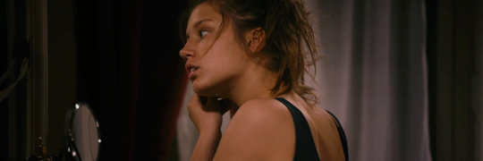 lesgardenias:  Adèle Exarchopoulos♡