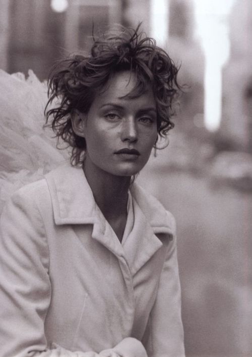 parasoli:amber valletta by peter lindbergh for harper’s bazaar december 1993 in “angels”.