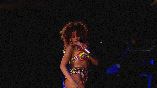bigbxxtybitches:  Rihanna Fenty 