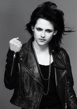 kristensource:  ”You don’t need to give reasons for the things you do- you just have to do what you want. And sometimes the thing that seems messed up to everyone else is what’s right for you. You have to do it and not be ashamed of it.” ― Kristen