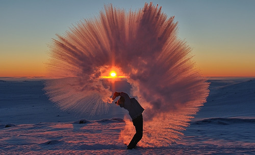 itscolossal:  Pouring a Thermos of Hot Tea at -40°C Near the Arctic Circle / Photo by Michael Davies