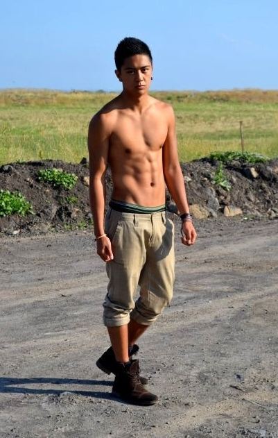 blessedngifted-theyoungmalebody:  Stand up and rise! On your knees and spread those
