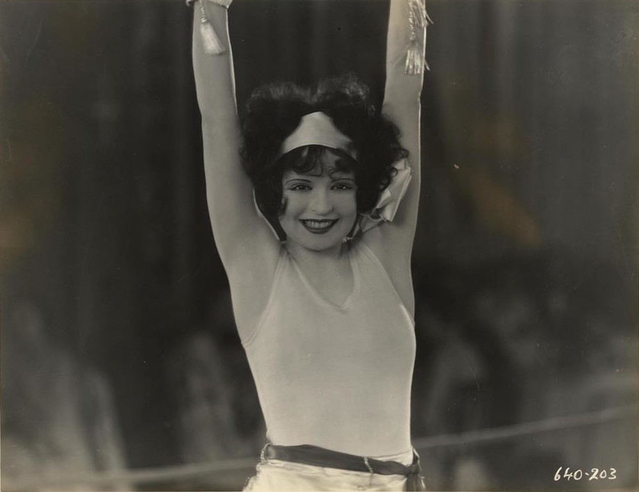 Clara Bow during the filming ‘Rough House Rosie’ (1927).
